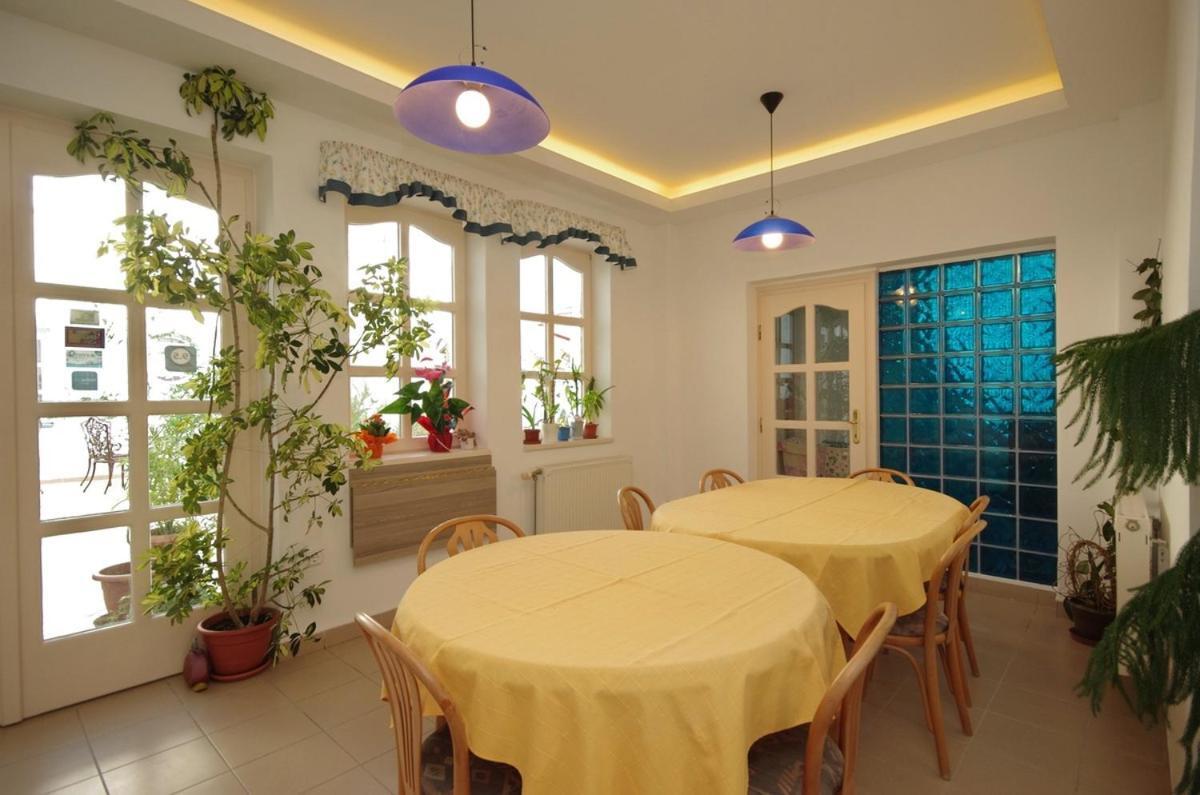 Csigahaz Panzio Hotel ยูลา ภายนอก รูปภาพ