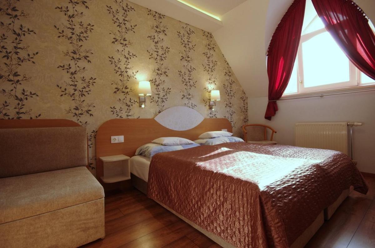 Csigahaz Panzio Hotel ยูลา ภายนอก รูปภาพ