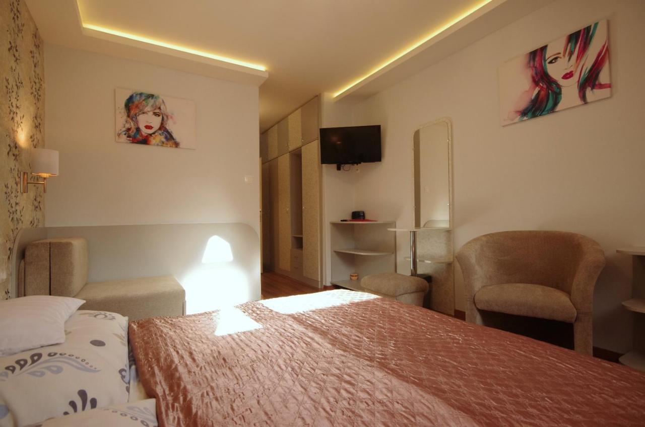 Csigahaz Panzio Hotel ยูลา ภายนอก รูปภาพ